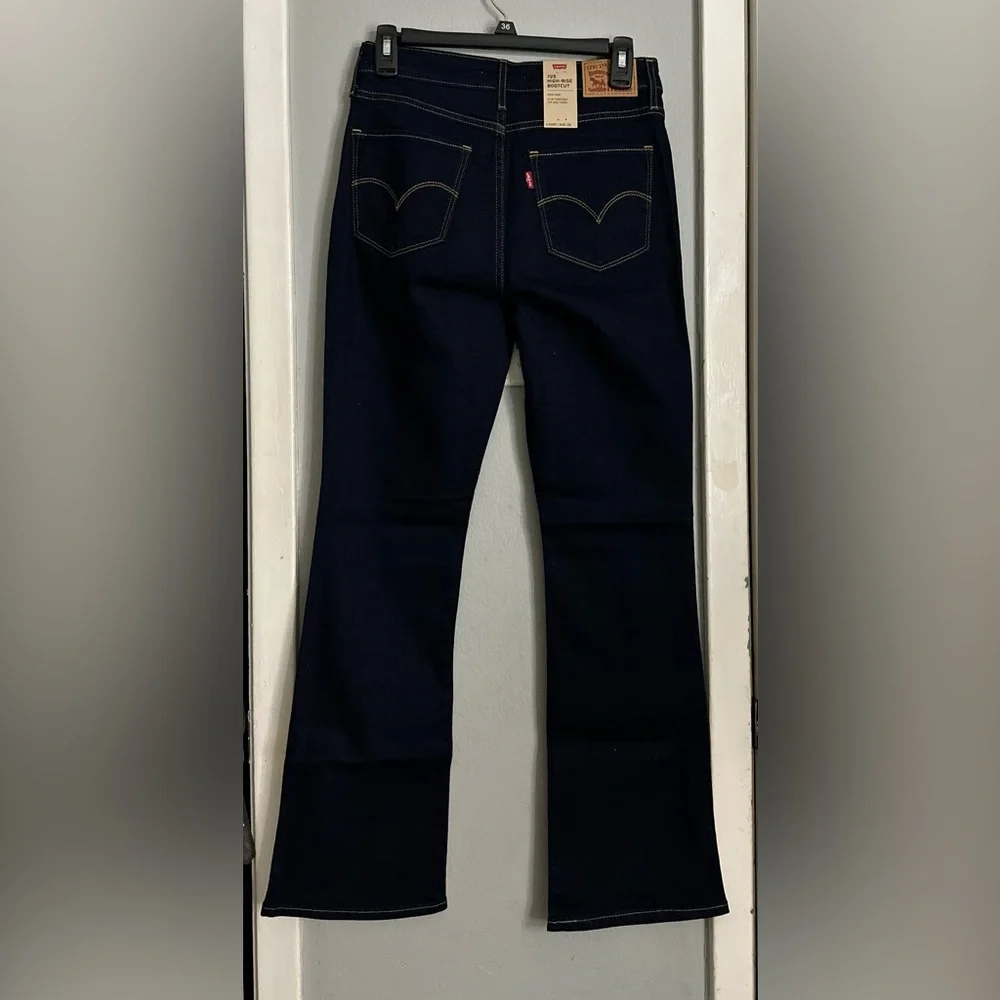 Levi’s Women’s Bootcut Jeans - Picture 2 of 3